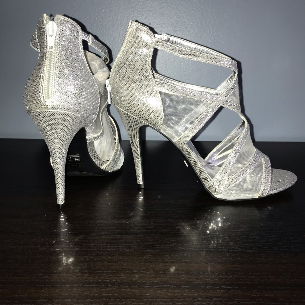 Wedding, Prom, Date Night and or New Years Eve